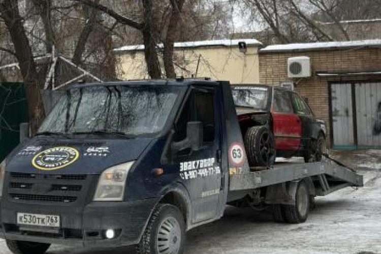 Эвакуатор Ford Transit в г. Самара с ломаной платформой, лебедкой и подкатными
