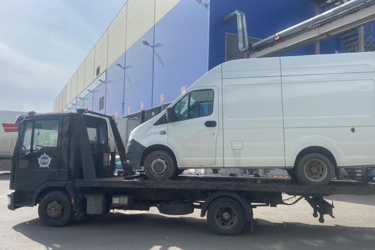 Эвакуатор Iveco Eurocargo в городе Тверь со сдвижной платформой и лебёдкой