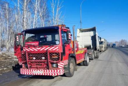 Эвакуатор Volvo в г. Барабинск с частичной погрузкой, лебедкой и манипулятором